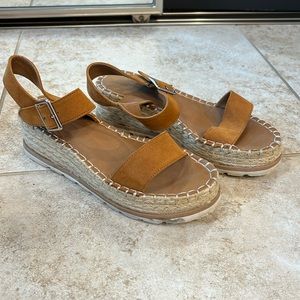 Espadrille sandals